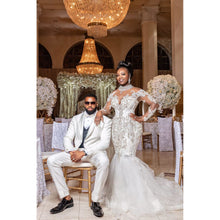 Load image into Gallery viewer, LAURA