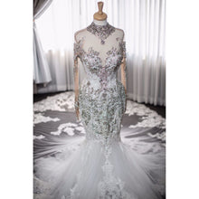 Load image into Gallery viewer, LAURA